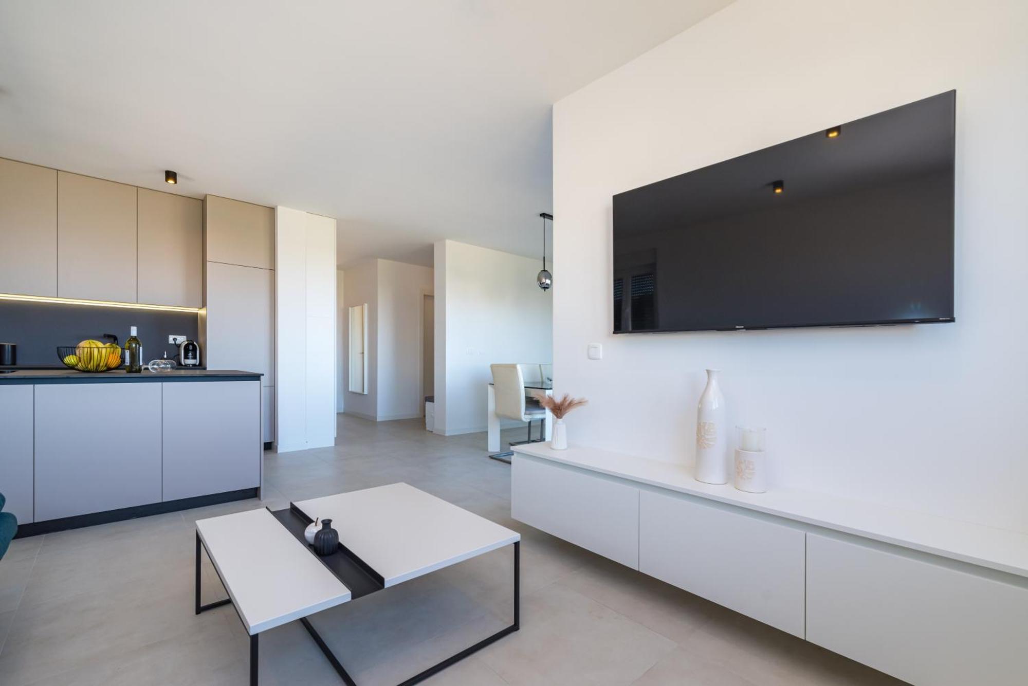 Skyline Luxe Apartment *